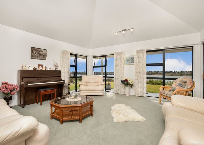  at 9 Tytus Place, Conifer Grove, Takanini