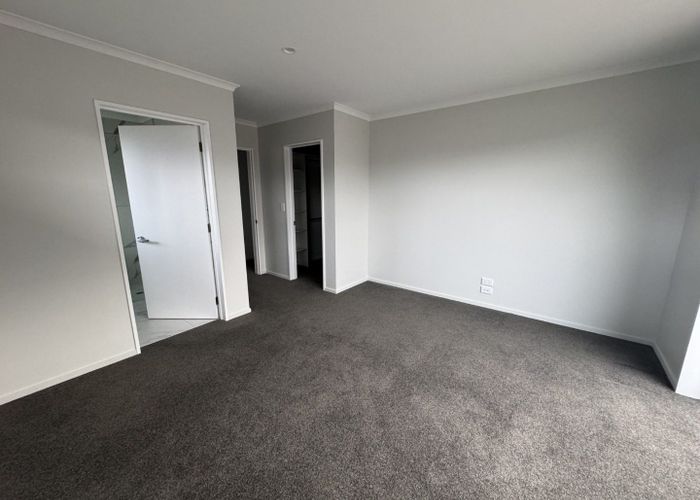  at 11 Nathaniel Archer Street, Woodend, Woodend