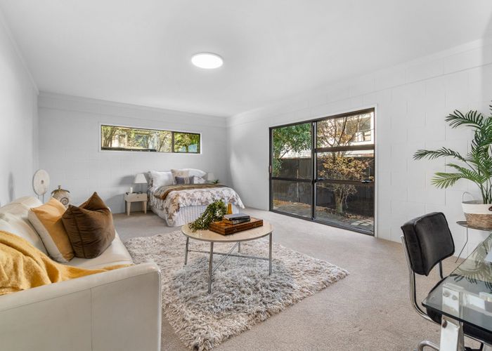  at 1/965 Beach Road, Torbay, North Shore City, Auckland