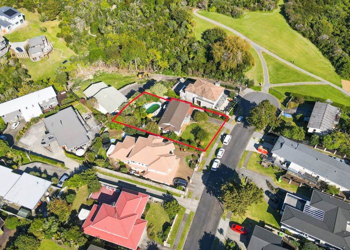  at 24 Oliver Twist Avenue, Mellons Bay, Auckland