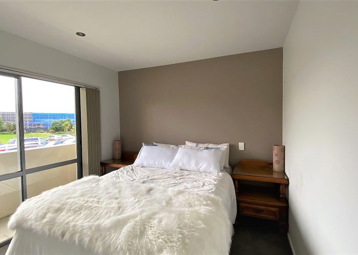  at 11B/71 Spencer Road, Oteha, Auckland