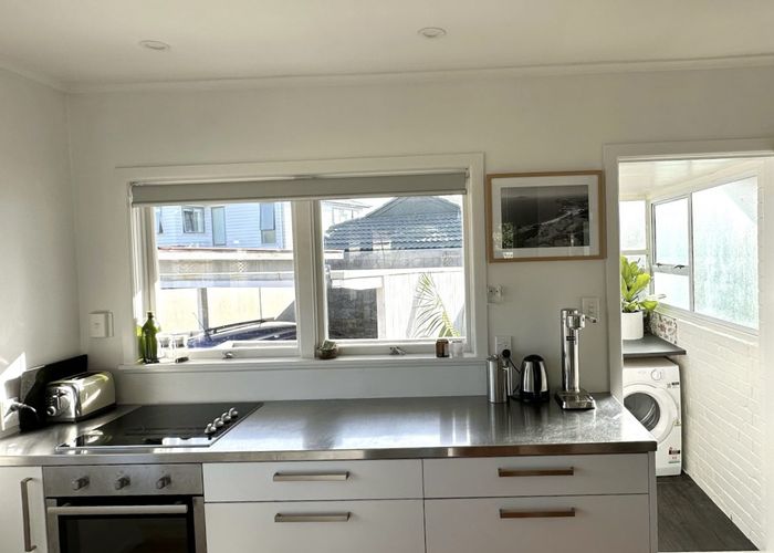  at 4/12 Wright Road, Point Chevalier, Auckland