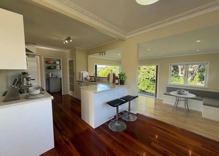  at 52 Normanton Street, Glenfield, Auckland