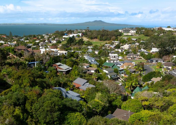  at 6 Gannet Point, Rothesay Bay, North Shore City, Auckland