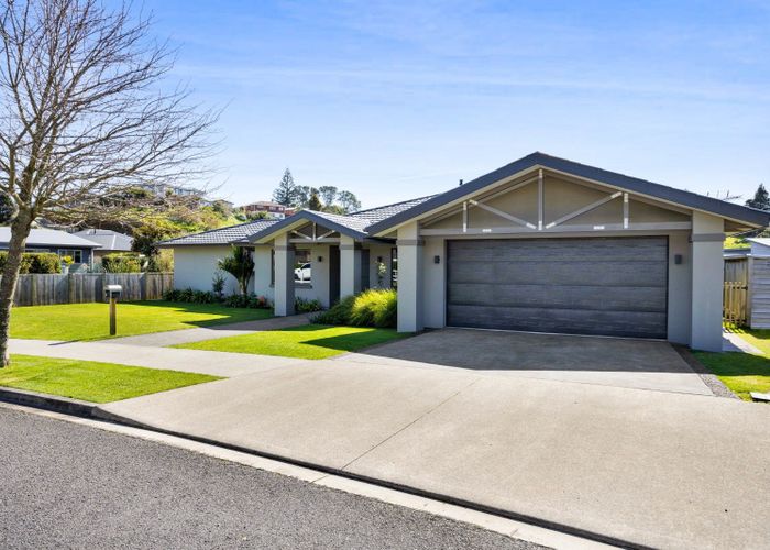  at 5 Te Arakete Place, Hurworth, New Plymouth