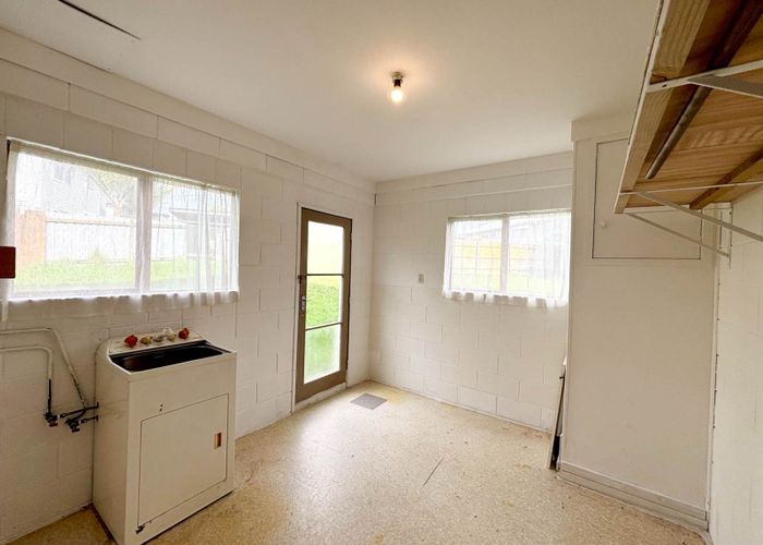  at 1/151 Farquhar Road, Glendene, Waitakere City, Auckland