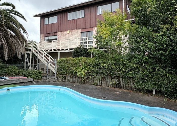  at 43 Chequers Avenue, Glenfield, North Shore City, Auckland