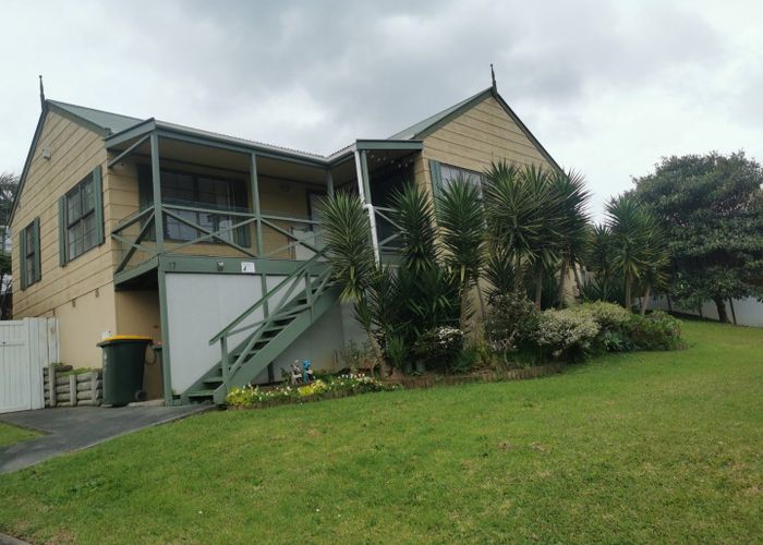  at 17 Palmetto Place, Goodwood Heights, Manukau City, Auckland