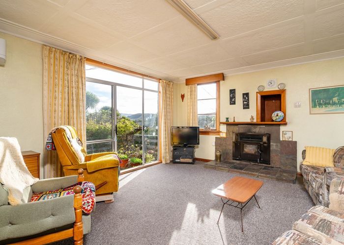  at 18 Beaconsfield Road, Portobello, Dunedin