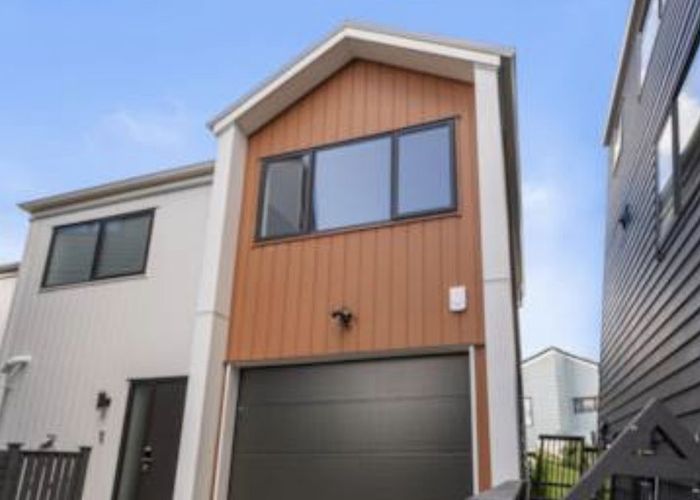  at 5C Woodhouse Place, West Harbour, Auckland