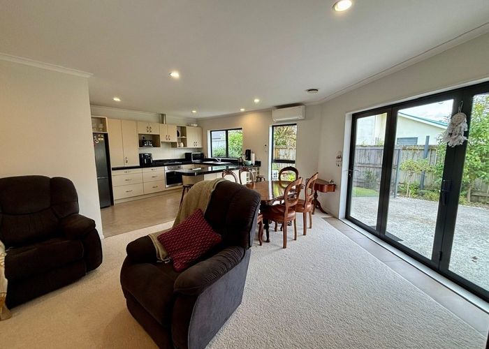  at 219 Frimley Oaks, Frimley, Hastings