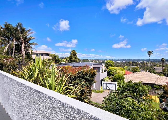  at 58 Sunset Road, Unsworth Heights, North Shore City, Auckland