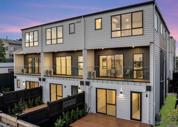  at 23F Pupuke Road, Birkenhead, Auckland