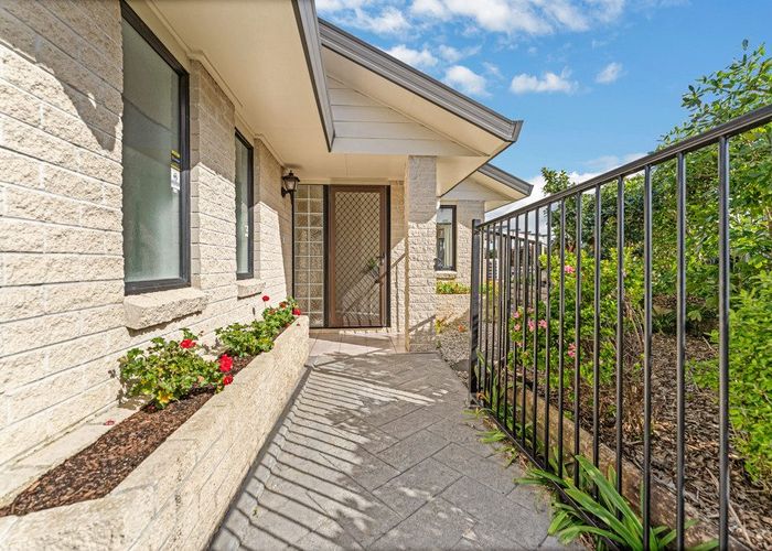  at 12 Paradise Place, Pakuranga Heights, Manukau City, Auckland