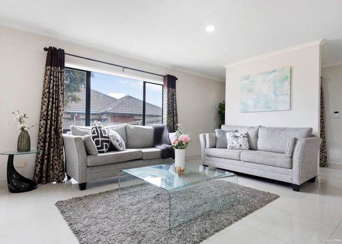  at 33 Newbliss Crescent, East Tamaki Heights, Auckland
