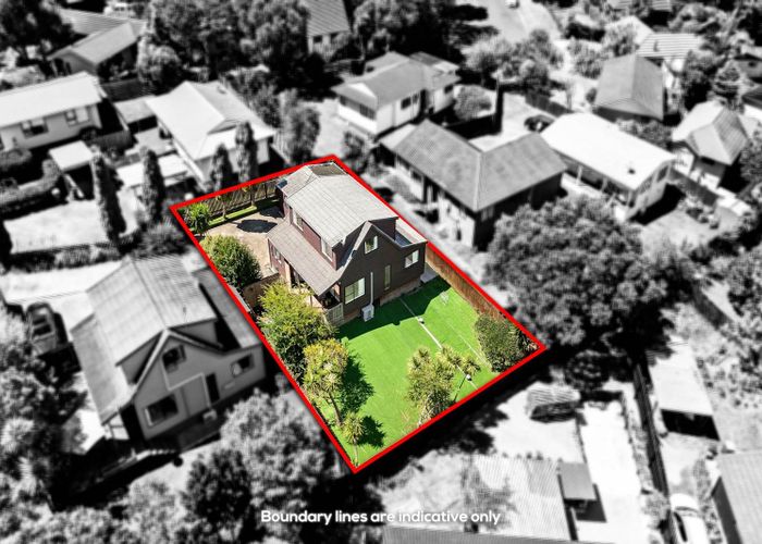  at 2/16 Moxham Grove, Massey, Waitakere City, Auckland