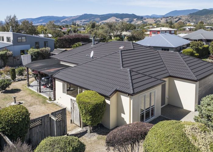  at 22 Hollybush Drive, Brightwater