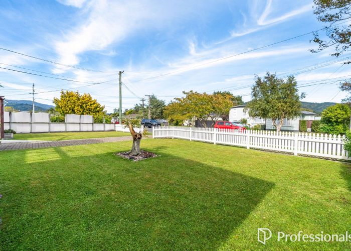  at 4 Miles Crescent, Wainuiomata, Lower Hutt, Wellington