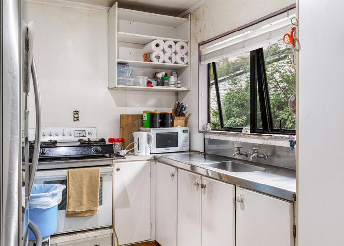  at 7 Fernhaven Place, Massey, Waitakere City, Auckland