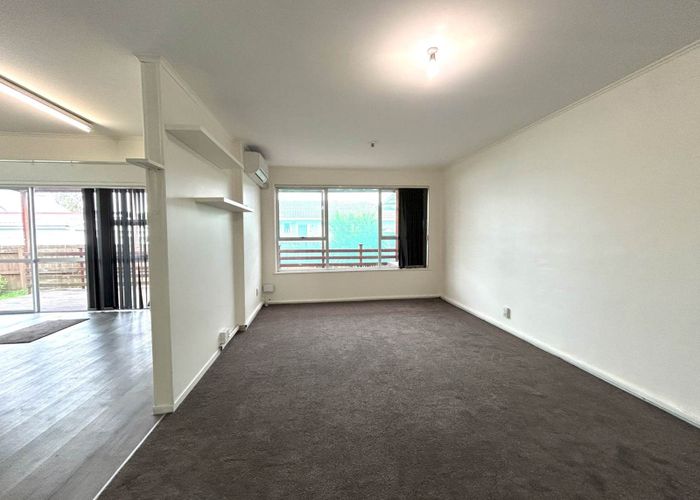  at 18 Castleford Street, Green Bay, Waitakere City, Auckland