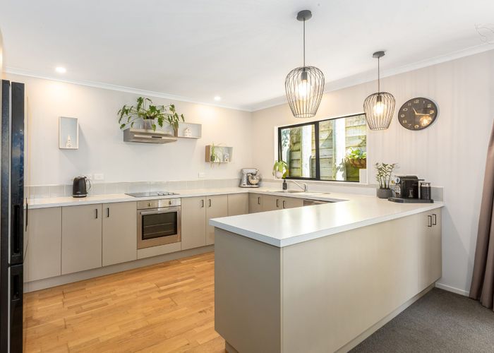  at 10 Te Puia Drive, Aotea, Porirua, Wellington