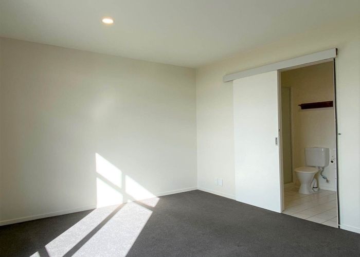 at 13/6 Ambrico Place, New Lynn, Waitakere City, Auckland