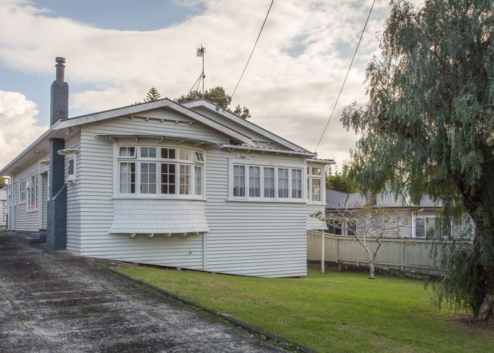  at 16 Croydon Rd, New Lynn, Waitakere City, Auckland