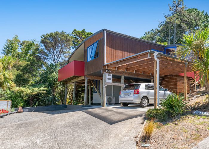  at 10 Kukupa Road, Sunnyvale, Auckland