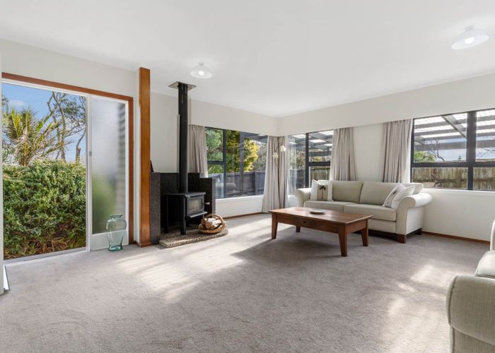  at 8A Valley View Road, Glenfield, North Shore City, Auckland