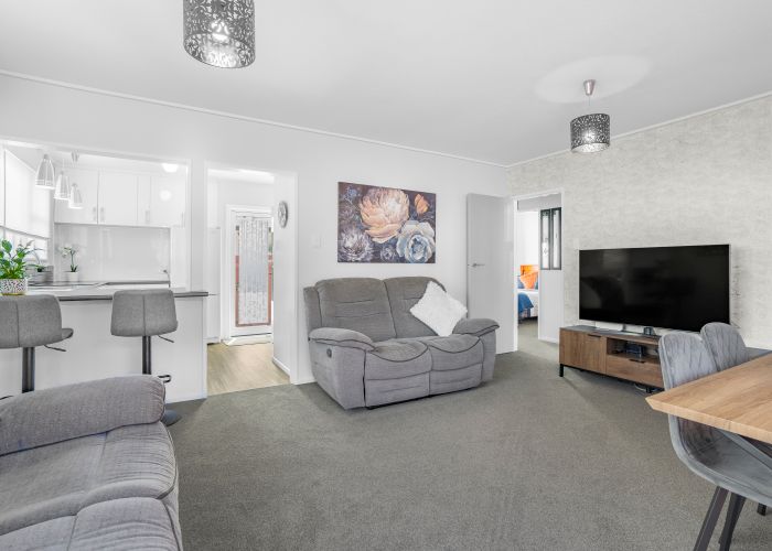  at 1/6 Parkway, Wainuiomata, Lower Hutt