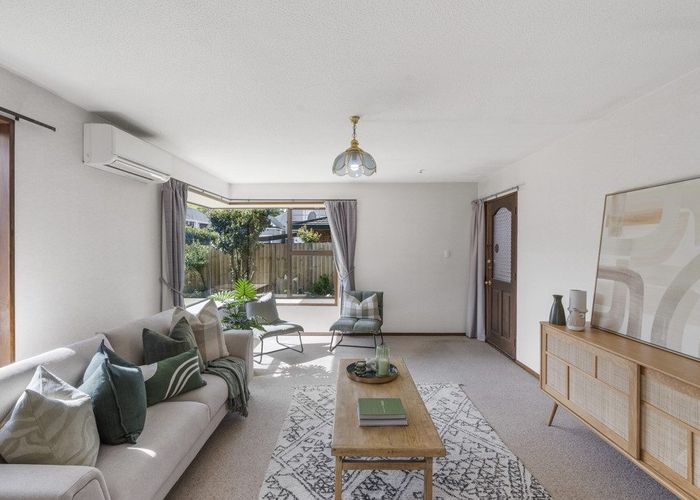  at 2/62 Leacroft Street, Bishopdale, Christchurch