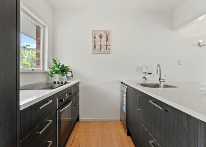  at 3/10 Nile Road, Milford, Auckland