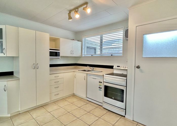  at 2/40 The Esplanade, Westshore, Napier