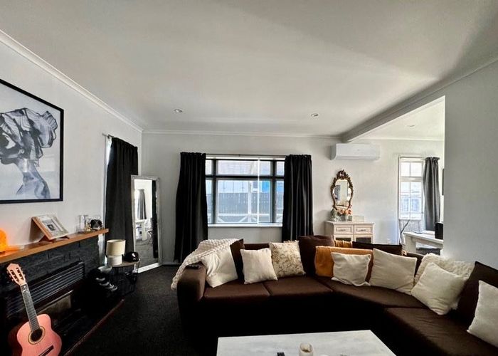  at 1006 Tremaine Avenue, Roslyn, Palmerston North, Manawatu / Whanganui