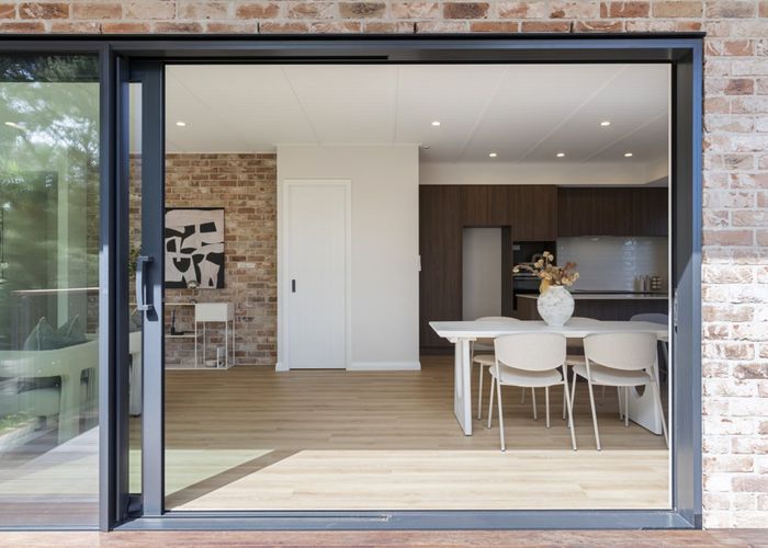  at 2/177 Browns Bay Road, Browns Bay, North Shore City, Auckland