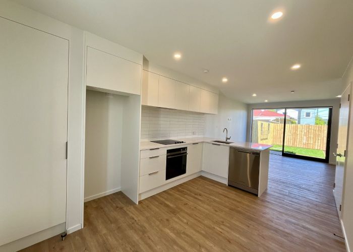  at 2/18 Feilding Street, Addington, Christchurch City, Canterbury