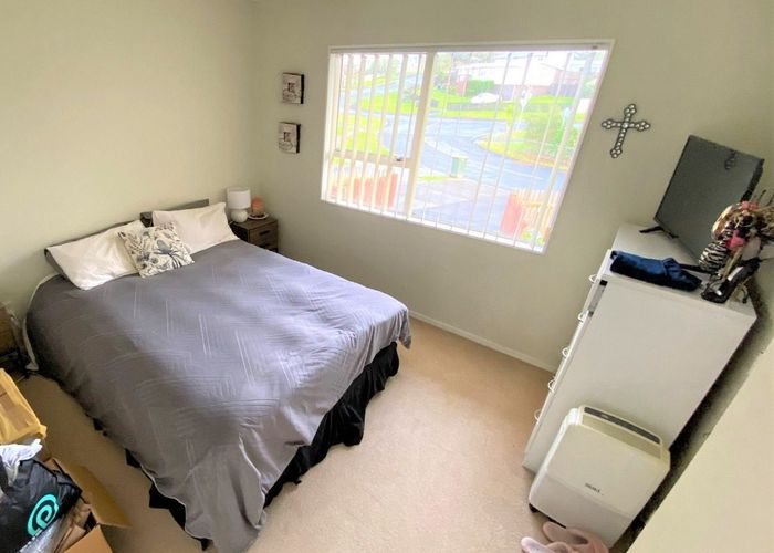  at 5 Buisson Glade, West Harbour, Waitakere City, Auckland