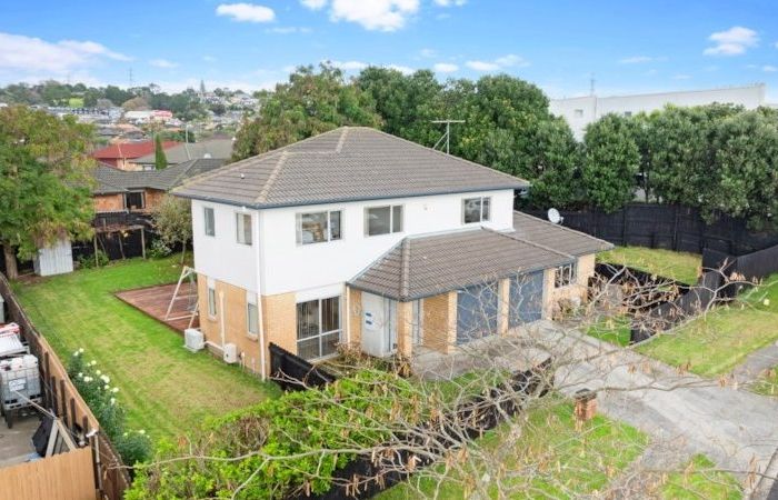  at 4 Liscooly Place, Flat Bush, Auckland