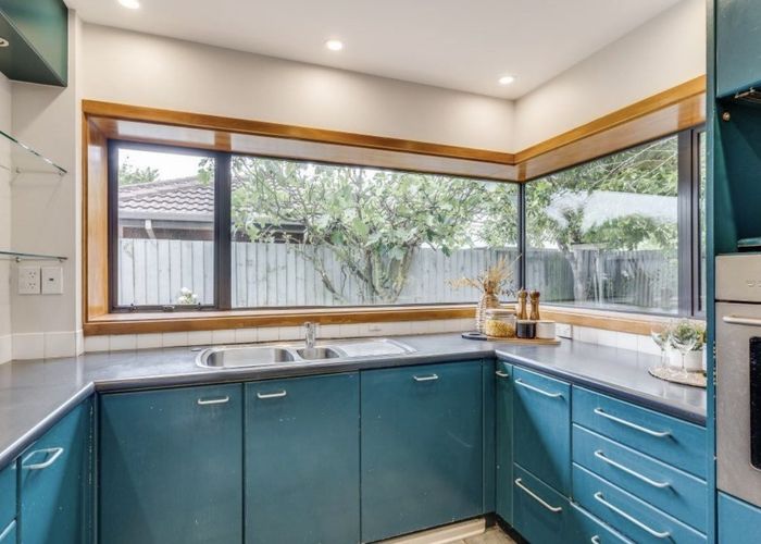  at 2/155 Yaldhurst Road, Upper Riccarton, Christchurch City, Canterbury