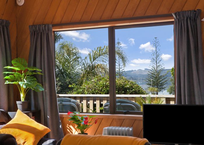  at 9 Peninsula Parade, Hihi