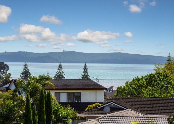  at 6 Dorrington Place, Eastern Beach, Manukau City, Auckland