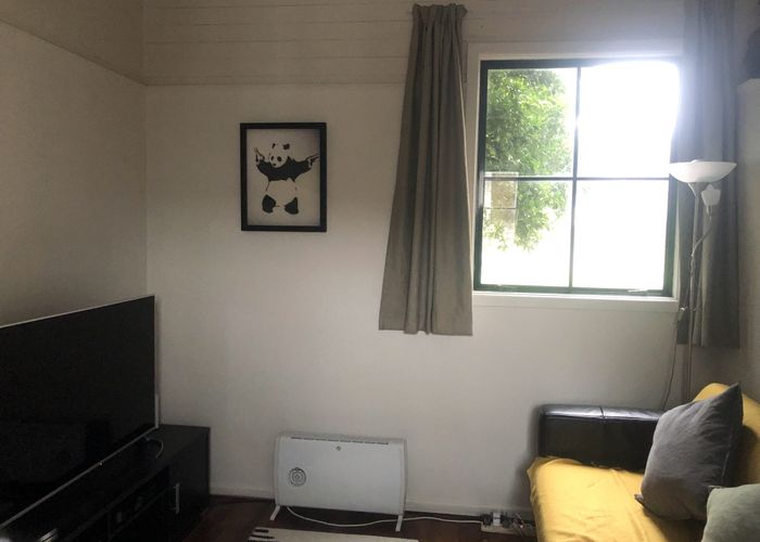  at 67c Beach Rd, Castor Bay, North Shore City, Auckland