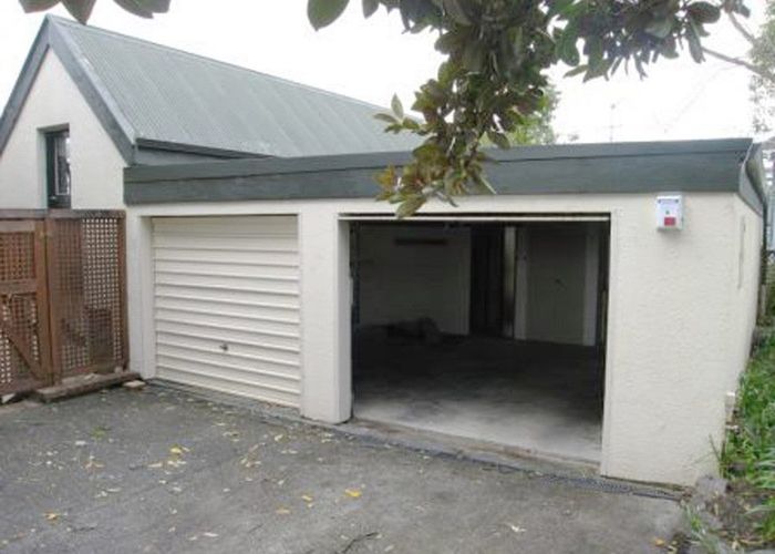  at 22 Clipper Place, Shelly Park, Auckland