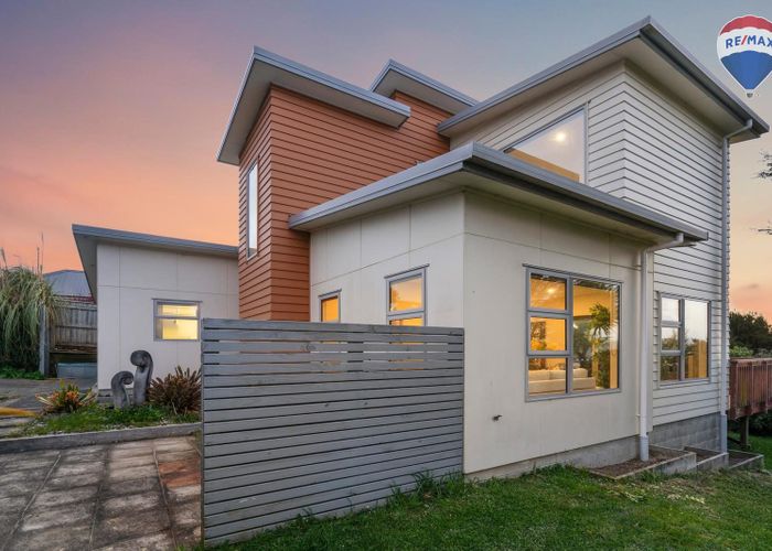  at 137 Endeavour Drive, Whitby, Porirua, Wellington