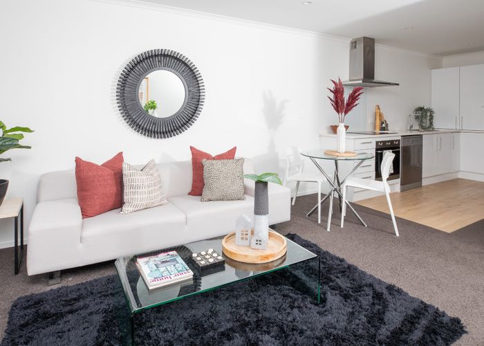  at 8/1 Vialou Street, Hamilton Central, Hamilton