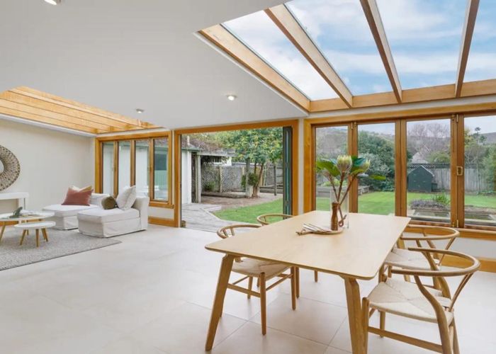  at 4 Cliff Street, Moncks Bay, Christchurch