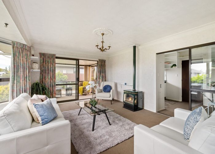  at 2/2 Burnridge Place, Belfast, Christchurch City, Canterbury
