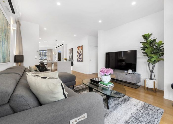  at 8 Whakaora Lane, Flat Bush, Manukau City, Auckland