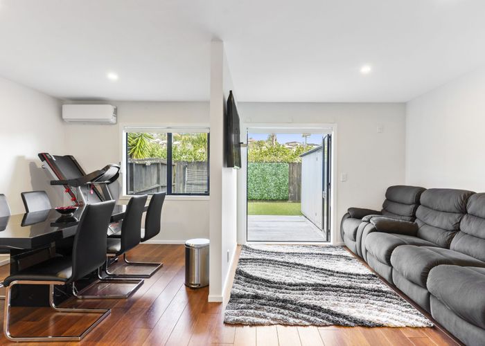  at 9/70 Fernhill Way, Oteha, Auckland