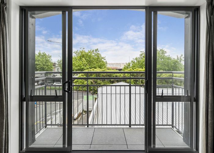  at 2J/160 Symonds Street, Eden Terrace, Auckland City, Auckland